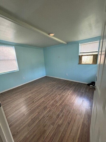 Foto del edificio - 250 Richard St