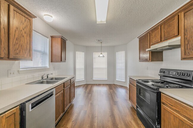 Foto del edificio - Single story 3 bedroom 2 bath in Garden Sp...