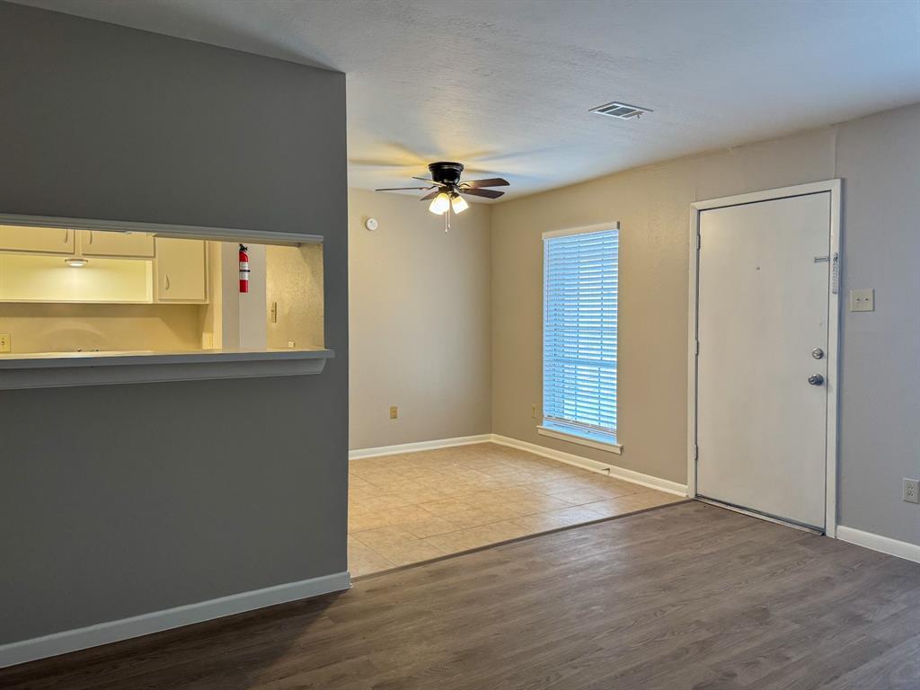 2101 6th St N Unit 7, Texas City, TX 77590 Room for Rent in Texas