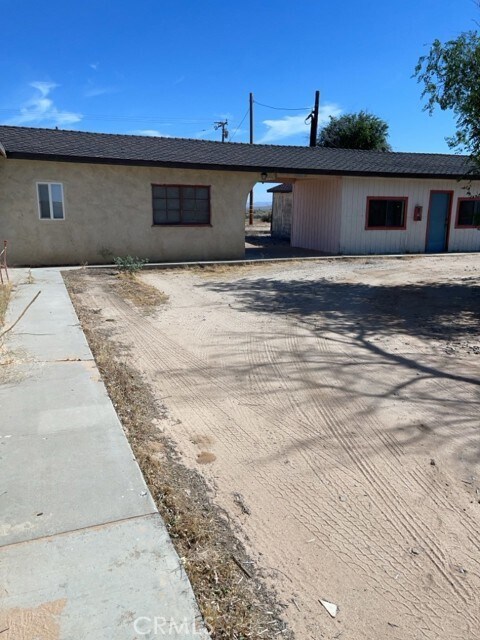 Foto del edificio - 14301 Frontage Rd