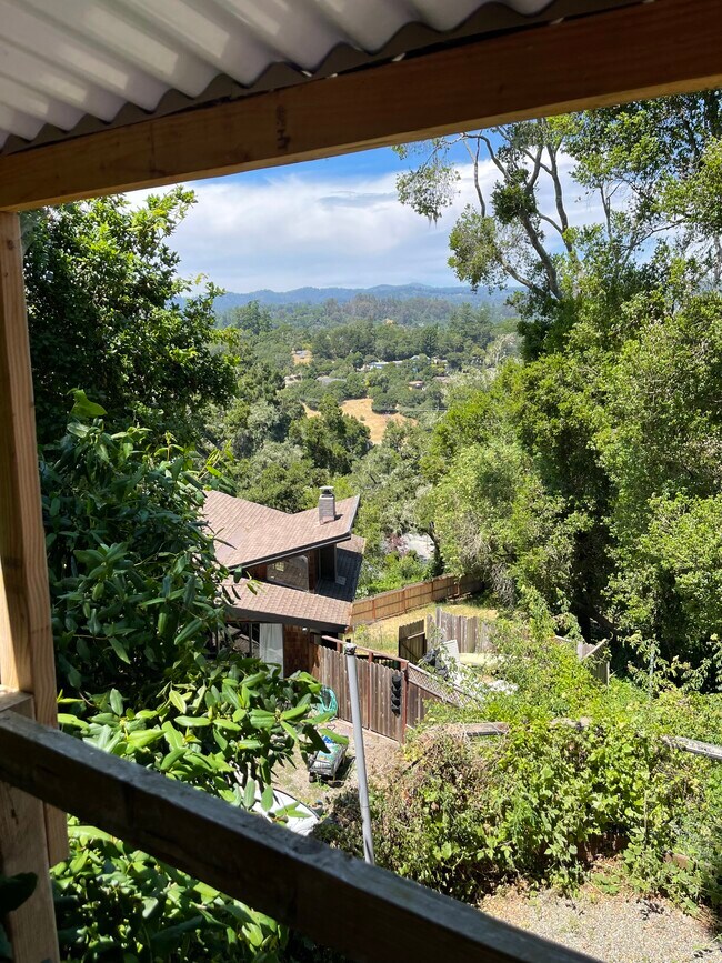 Foto del edificio - 507 Loma Prieta Dr