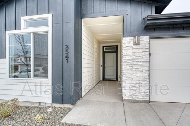Building Photo - 3541 W Remembrance Dr