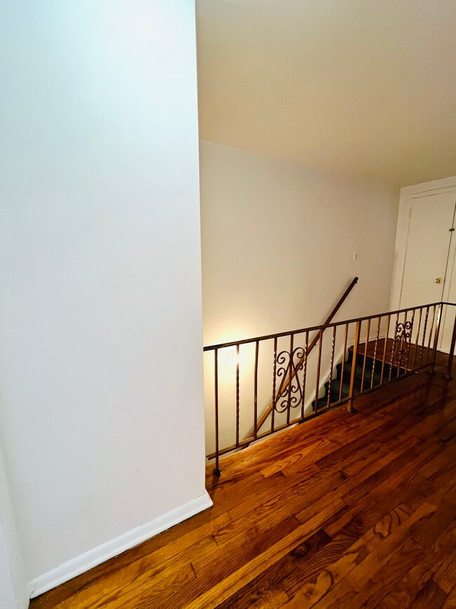 Building Photo - 359 Grove St