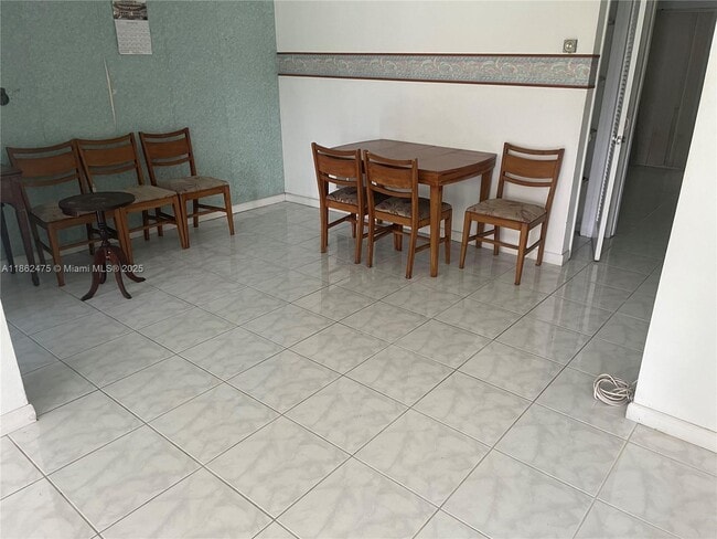 Foto del edificio - 51 NE 204th St