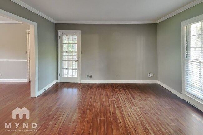 Foto del edificio - 990 Lynhurst Dr SW