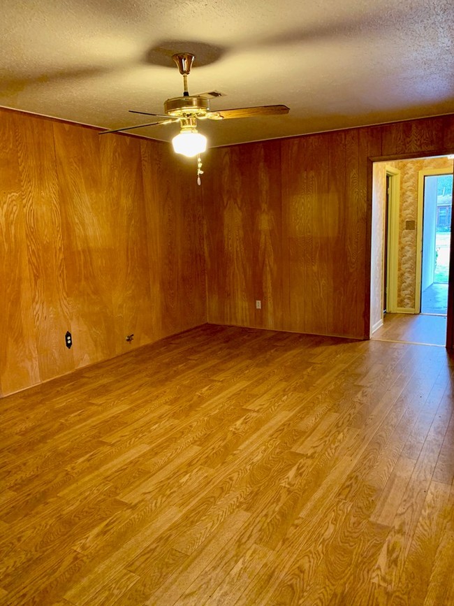 Foto del edificio - 4511 Graves Ave