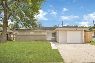 Building Photo - 3816 Newton Dr