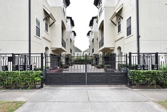 Building Photo - 5813a Kiam St