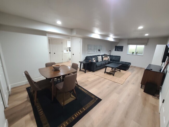 Building Photo - 5471 S Walden Wood Cir