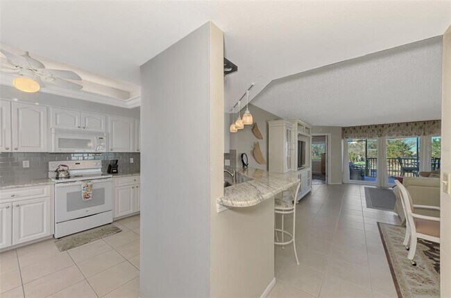 Foto del edificio - 9226 Midnight Pass Rd