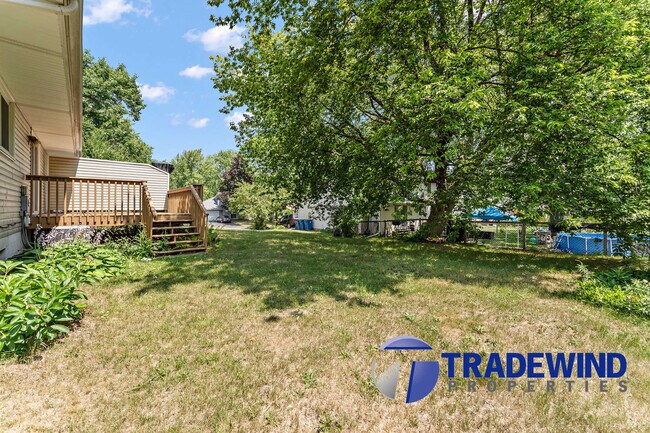 Building Photo - 7328 Rosewood Ln N