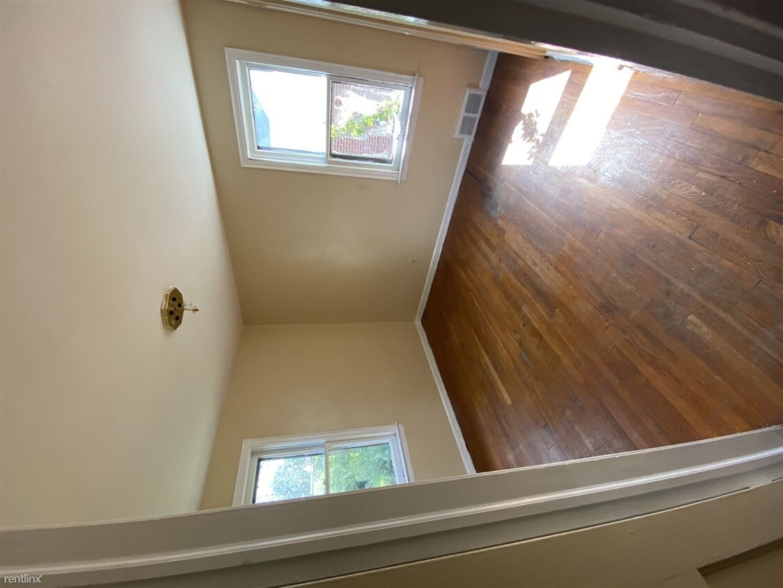 Building Photo - 2 br, 1 bath House - 20150 Schaefer Hwy