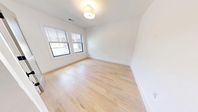 Foto del edificio - 52 Withington St