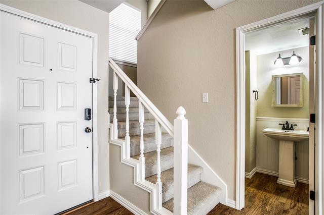 Foto del edificio - 214 McCarley Pl