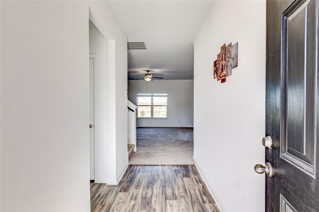 Foto del edificio - 109 Riverdale Dr