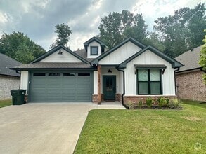 Building Photo - 3048 Legacy Cir