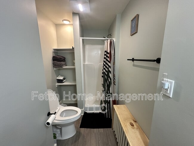 Building Photo - 836 W Main St