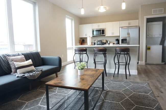 Building Photo - 140 Pearl St