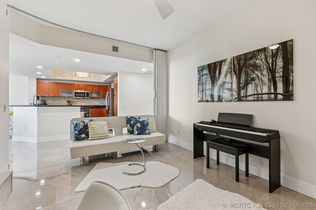 Foto del edificio - 2640 Lake Shore Dr