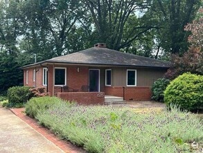 Building Photo - 626 Smedes Pl