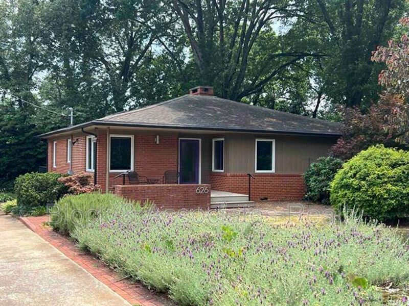 Primary Photo - 626 Smedes Pl