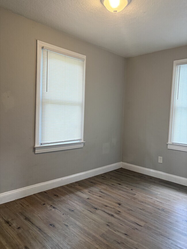 Foto del edificio - 1636 W 28th St
