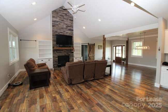Building Photo - 1355 Bear Creek Rd