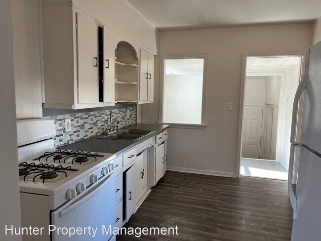 Foto del edificio - 2 br, 1 bath House - 921 N Weller Ave