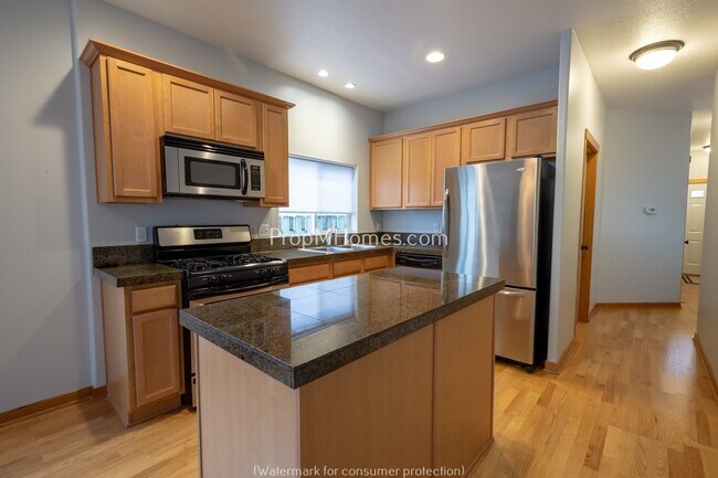 Foto del edificio - Fantastic Three Bedroom North Portland Hom...