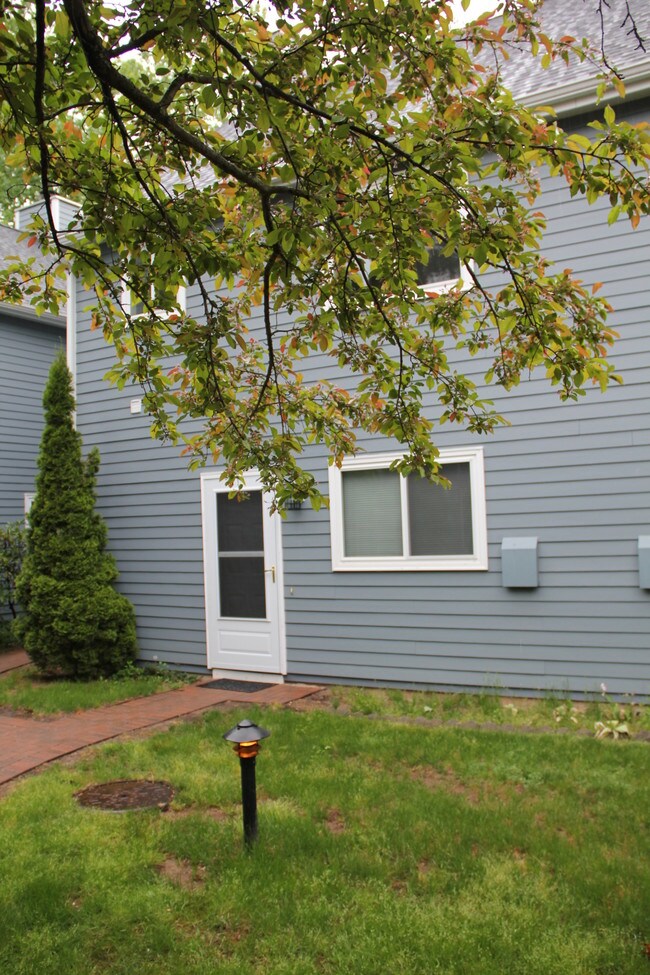 Entrance - 24 Farmington Meadow Dr