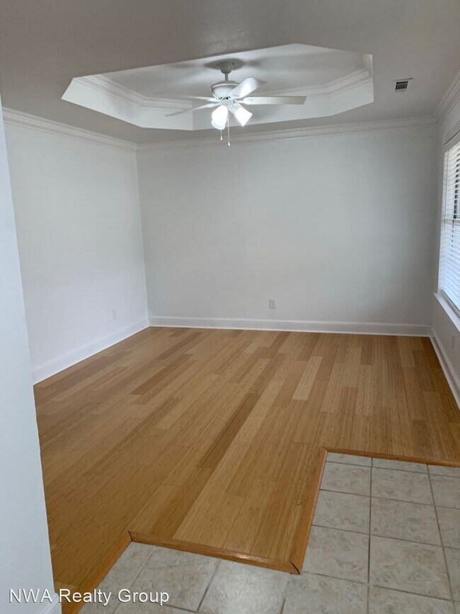 Building Photo - 3 br, 2 bath House - 310 N. C Street