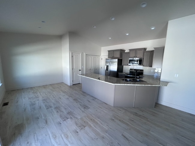 Foto del edificio - 108 Centennial Ct