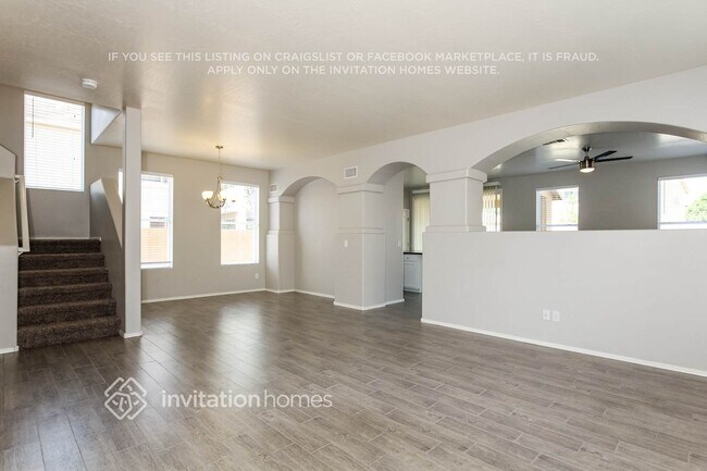 Building Photo - 14758 W Columbine Dr