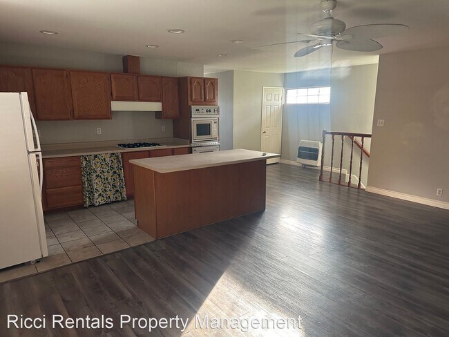 Building Photo - 1 br, 1 bath House - 13311 Yorba St.