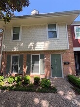 Building Photo - 10379 Briar Forest Dr