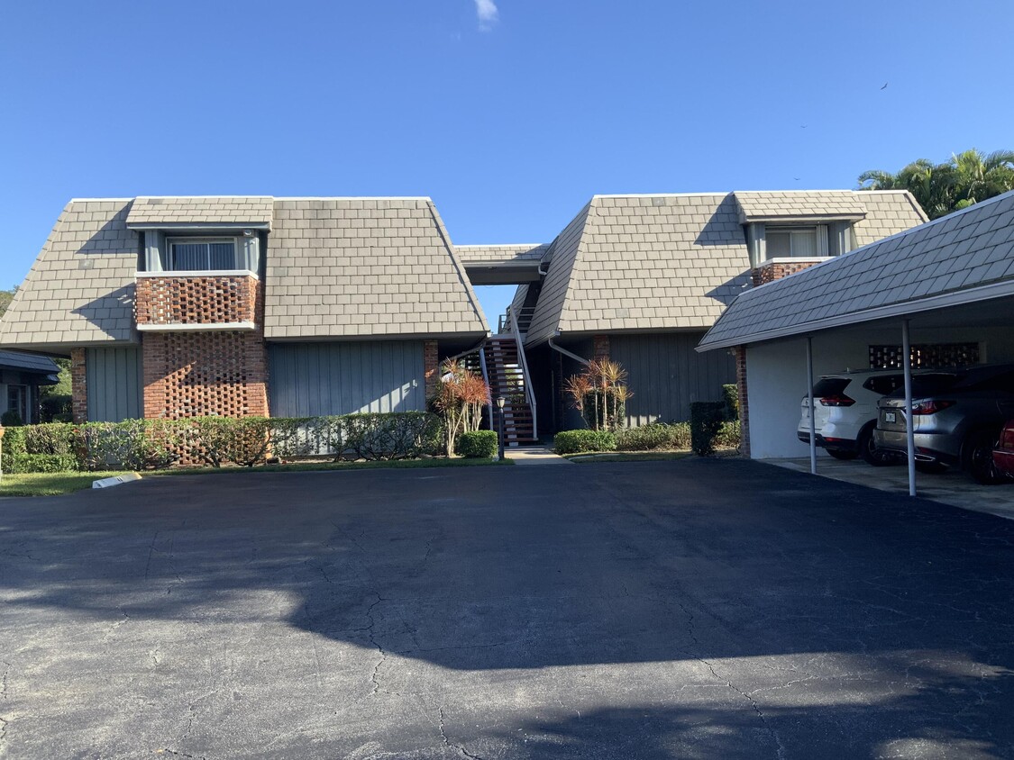 Primary Photo - 340 Orange Tree Dr
