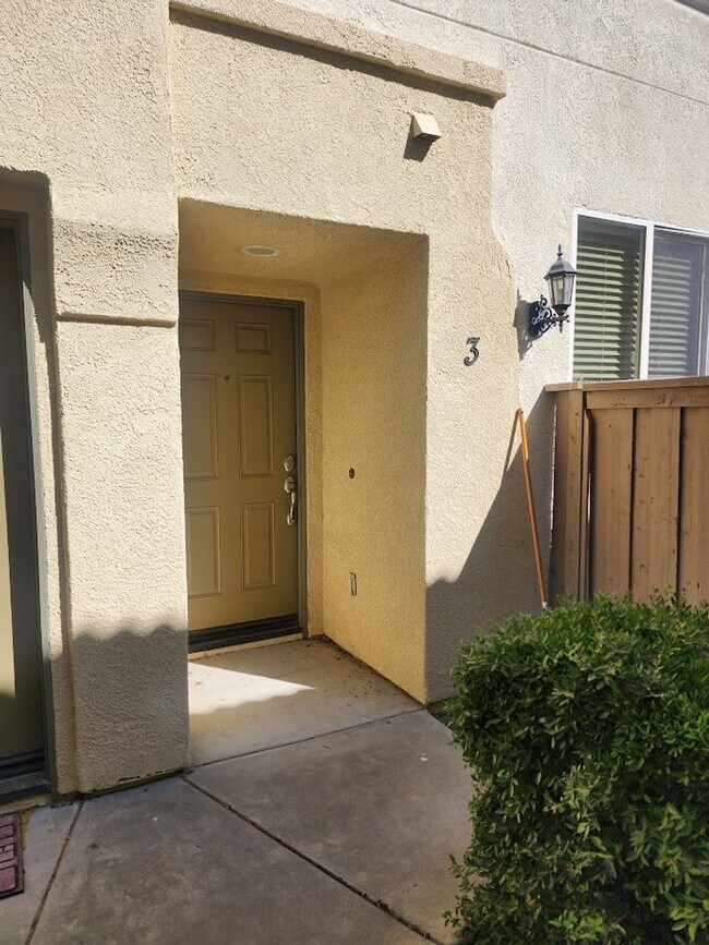 Foto del edificio - 25176 Crest Haven St