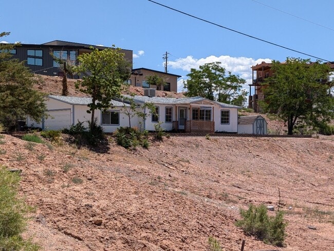 Building Photo - 454 E 100 N