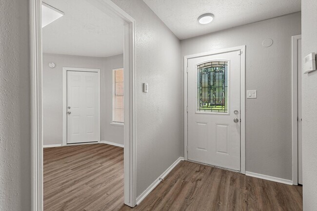 Building Photo - 17551 Compass Rose Cir