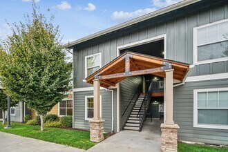 Building Photo - 690 SE 5th Ave