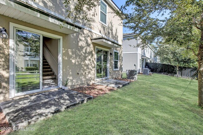 Foto del edificio - 7625 Legacy Trl