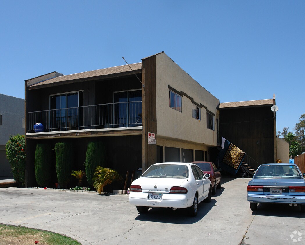 Primary Photo - 7811 Sycamore Ave