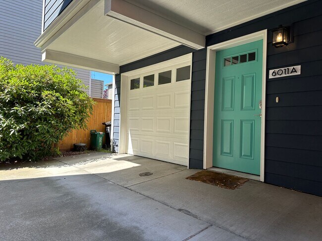 Foto del edificio - Ballard Perfection - 3 bed/3.5 Bath Update...