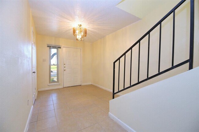 Foto del edificio - 2115 E Weldon Dr