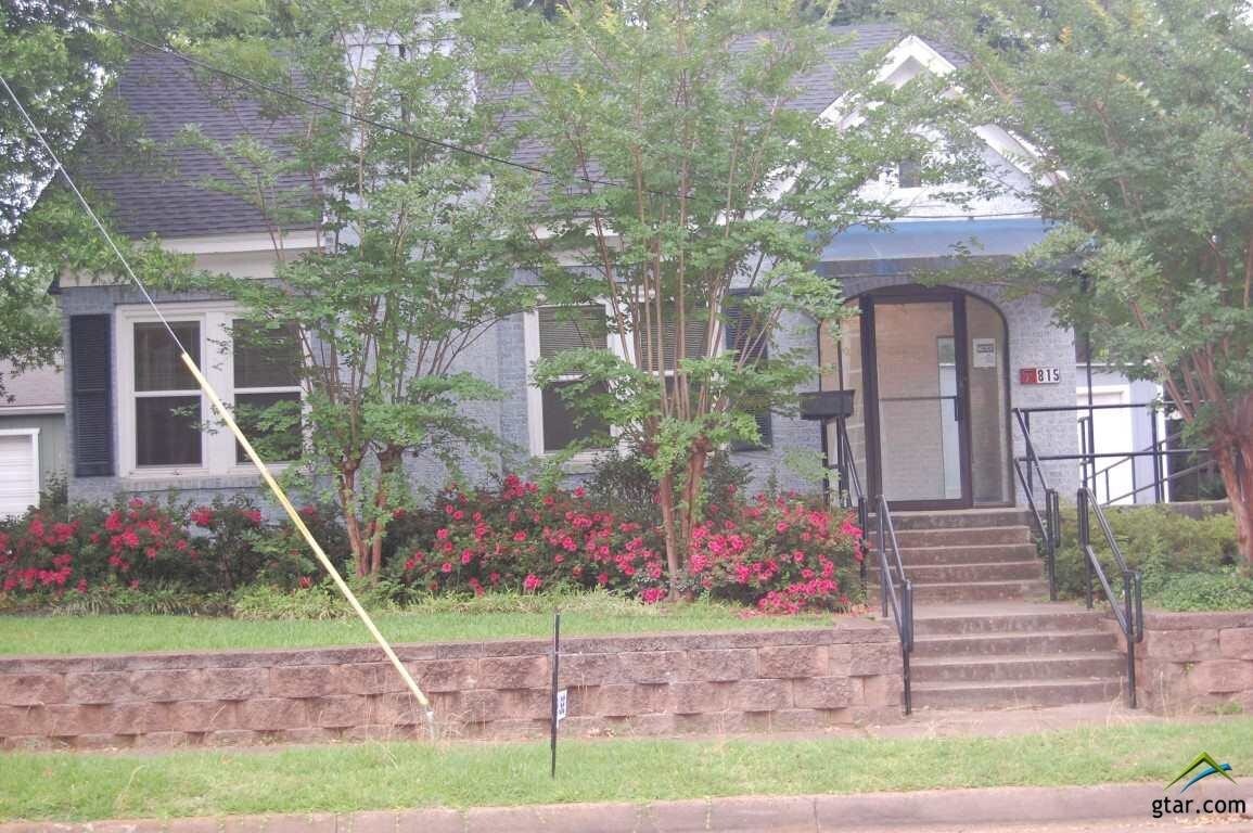 Primary Photo - 815 S College Ave