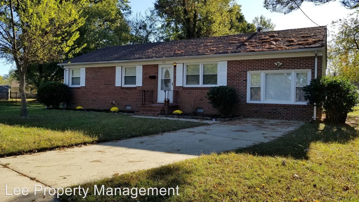 Primary Photo - 3 br, 1.5 bath House - 504 Regina Ct