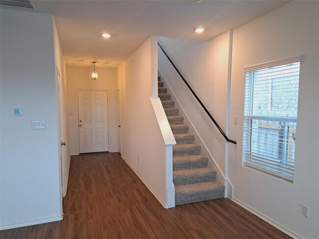 Building Photo - 8005 Copper Prairie Bend