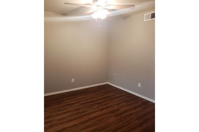 Foto del edificio - 1212 Hampshire Ln