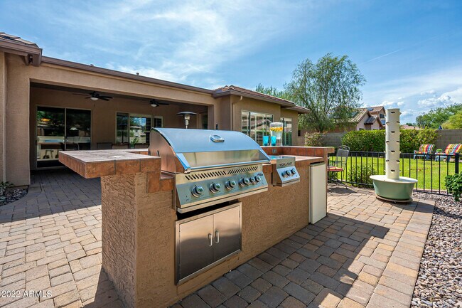 Foto del edificio - 4814 W Carpenter Dr