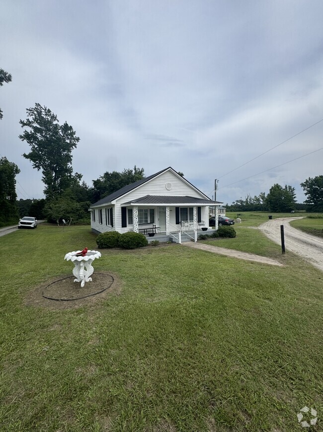 Building Photo - 1495 Eli Bowen Rd